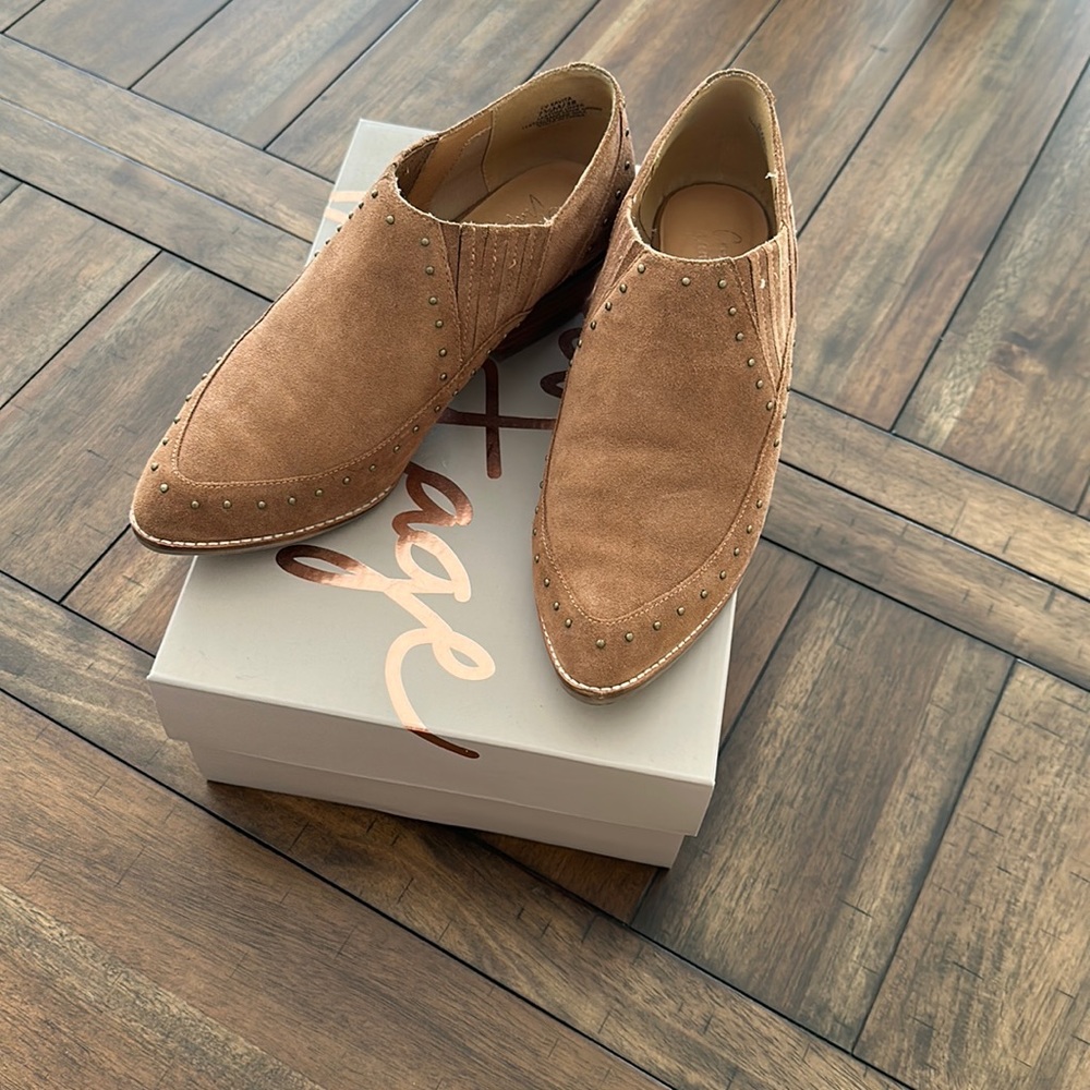 Crown Vintage Pecan Cow Suede 7-1/2M W Ankle Bootie